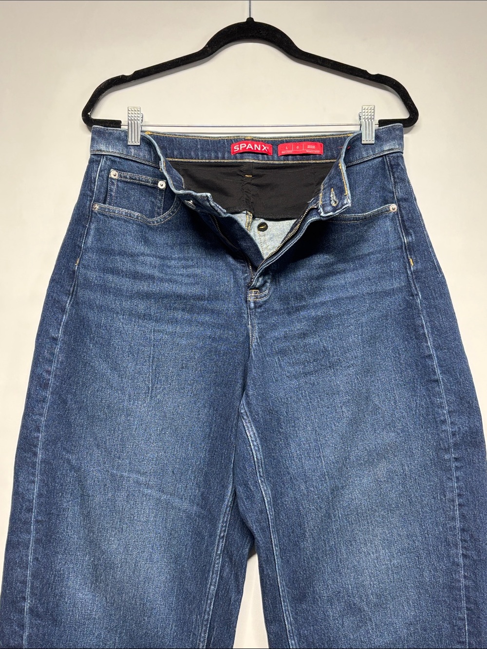 ✨SPANX Women’s Barrel Leg Jeans Size L/G R - Picture 6 of 16